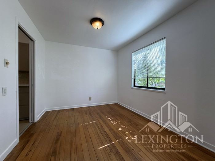 3561 David Way - Photo 6 of 25