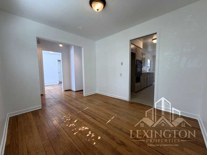 3561 David Way - Photo 7 of 25