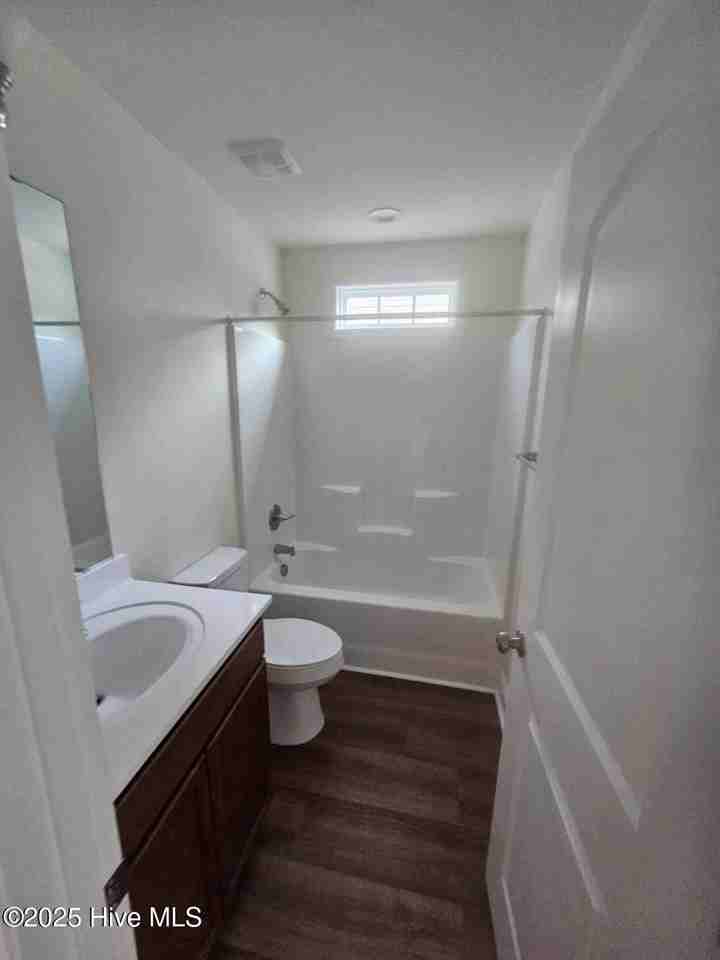 93 Oyster Ln - Photo 4 of 10