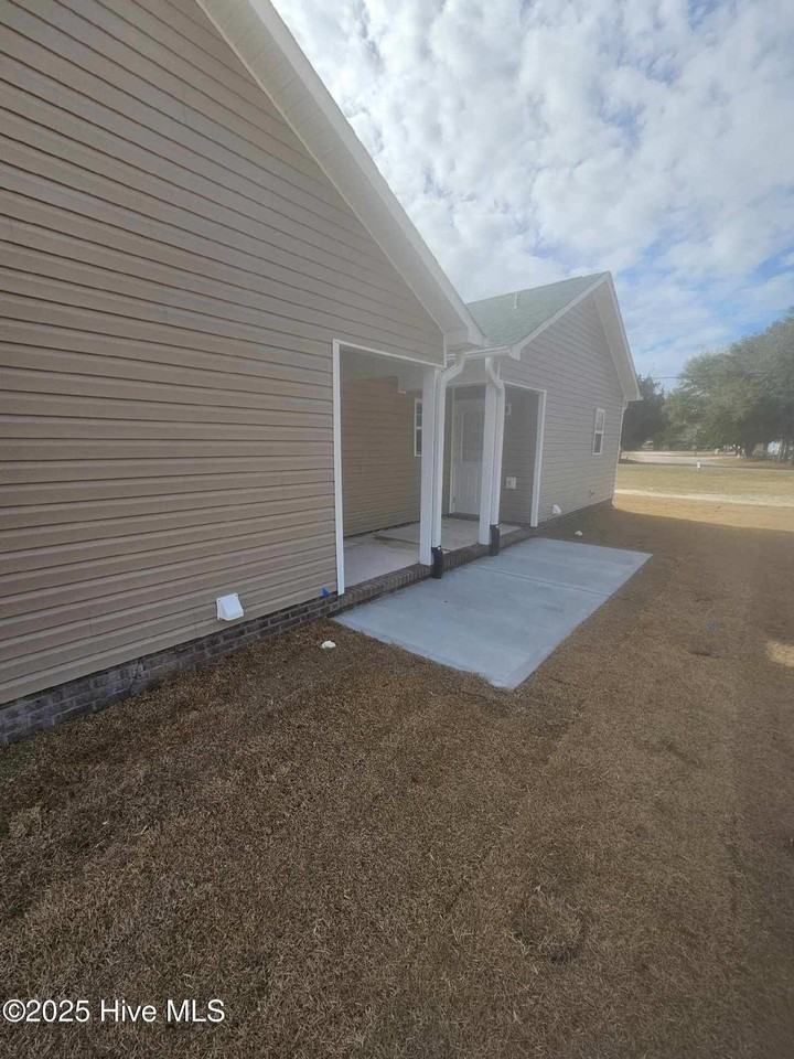 93 Oyster Ln - Photo 7 of 10