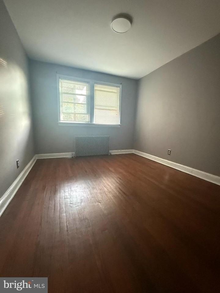 4920 N Capitol St Nw - Photo 6 of 9