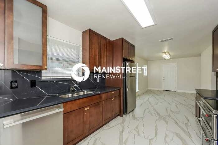 1011 Dandelion Dr - Photo 7 of 18