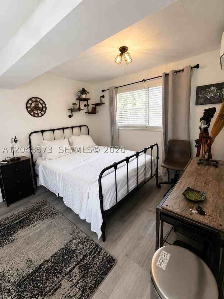 2032 Ne 26th St #3 - Photo 2 of 9