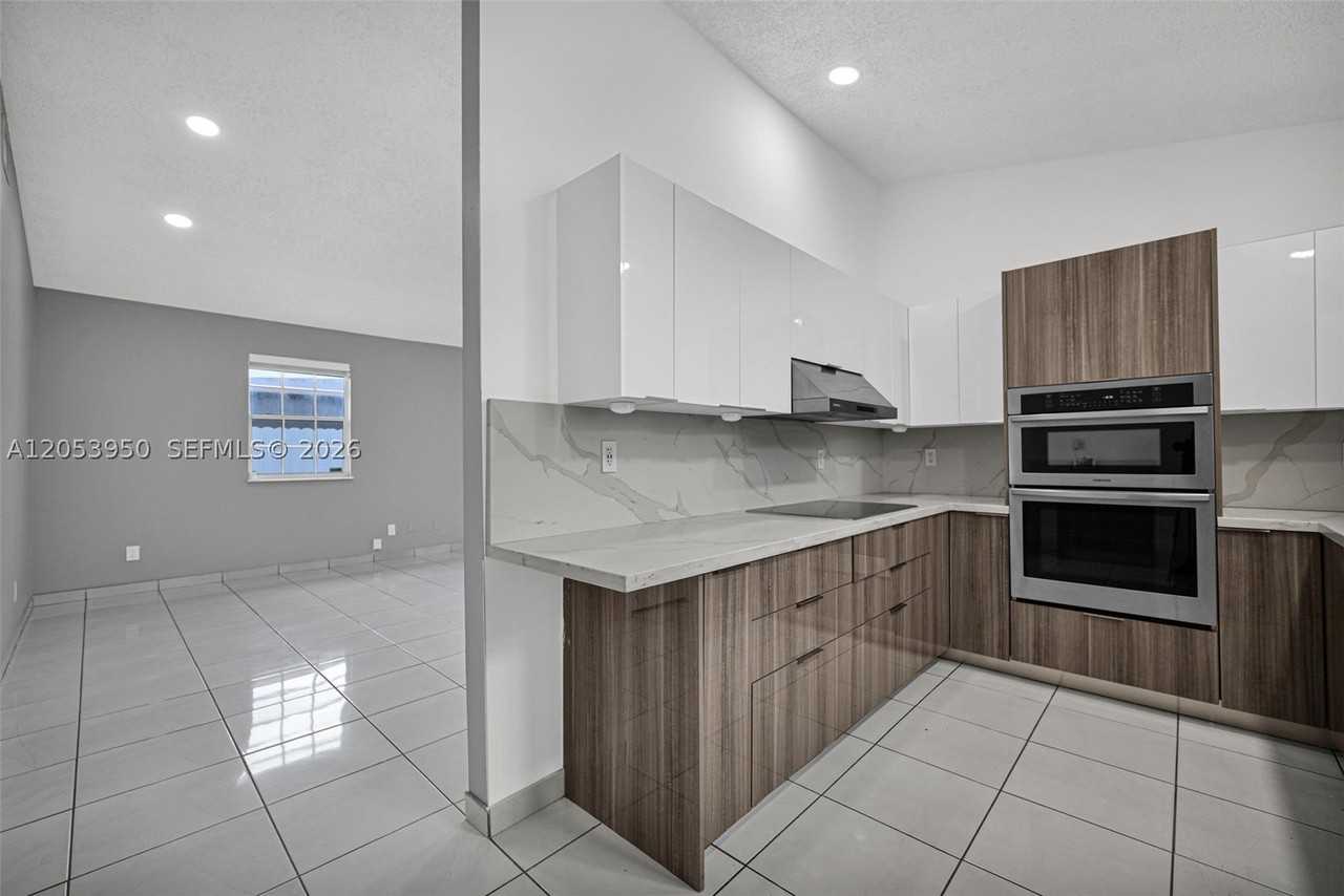 451 E 37th St #451 - Photo 7 of 32