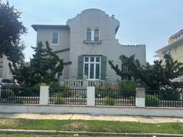 featured image of 130 E Olive St