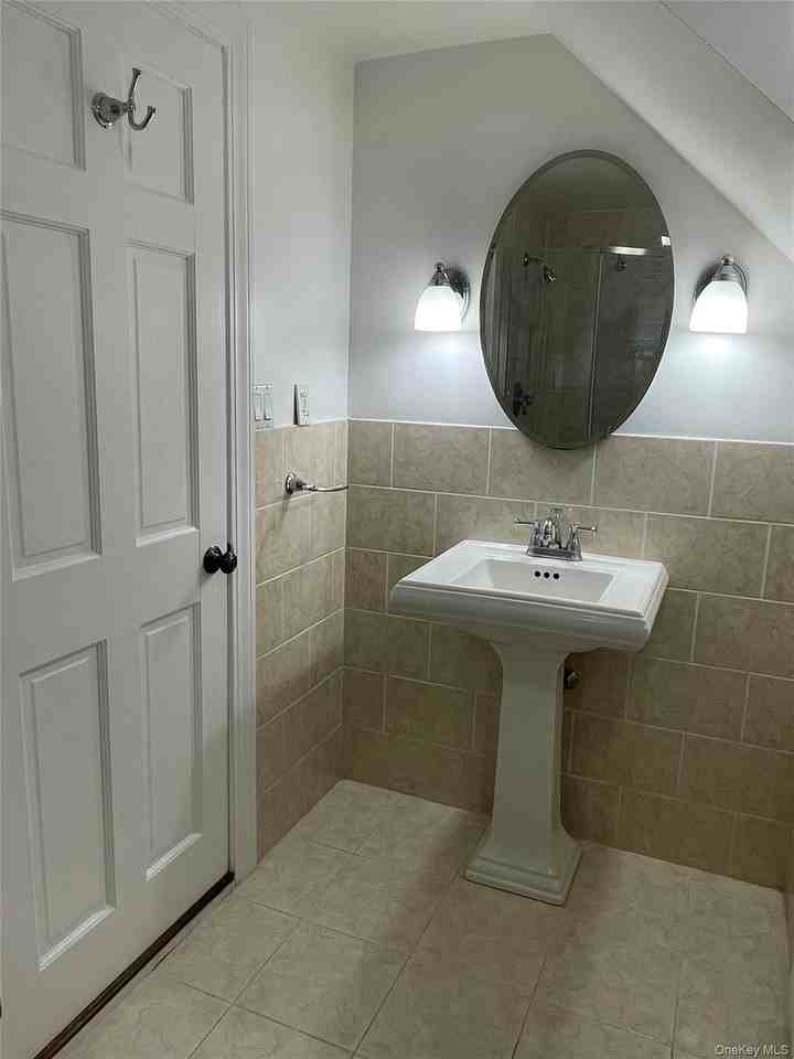 130 E Olive St - Photo 4 of 12