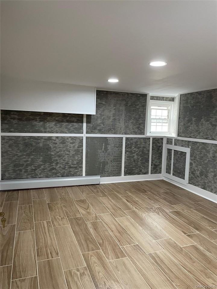 130 E Olive St - Photo 6 of 12