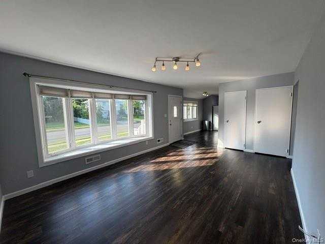 266 Central Park Rd - Photo 5 of 22
