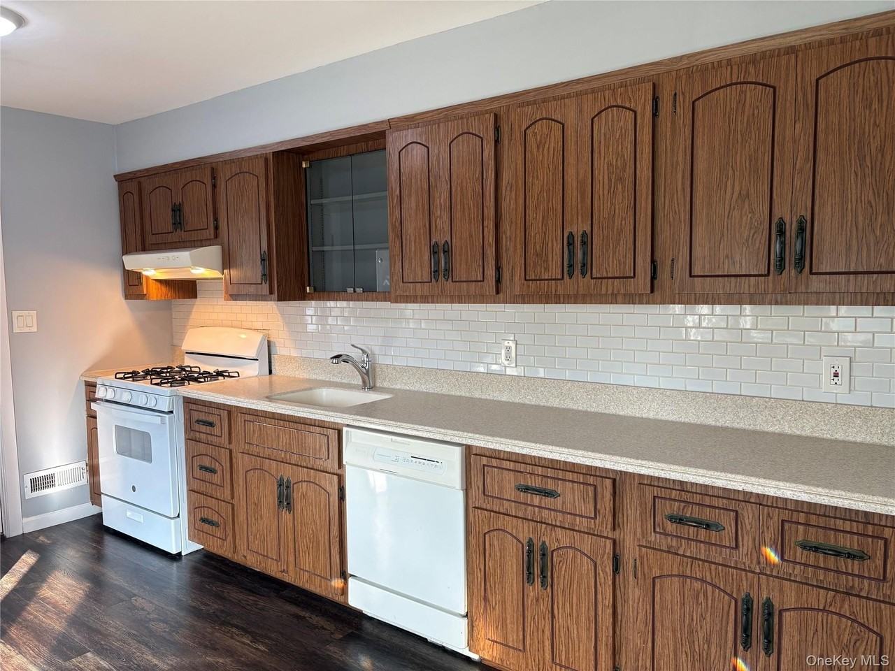 266 Central Park Rd - Photo 7 of 22