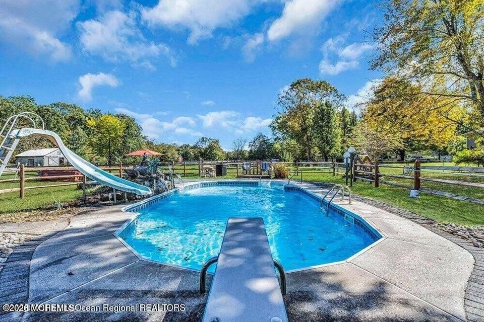 541 Frank Applegate Rd
