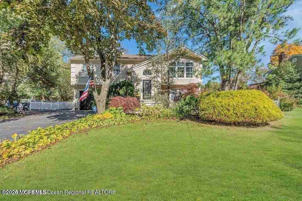 541 Frank Applegate Rd - Photo 3 of 34