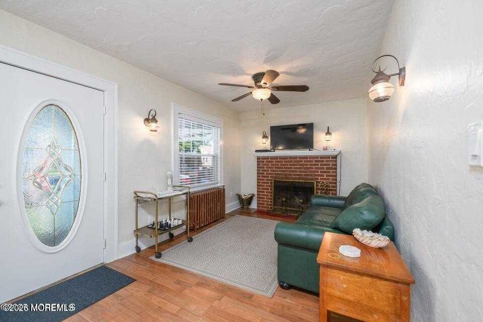 1314 Laurel Ave - Photo 6 of 22