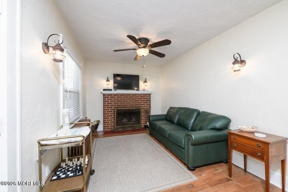 1314 Laurel Ave - Photo 7 of 22