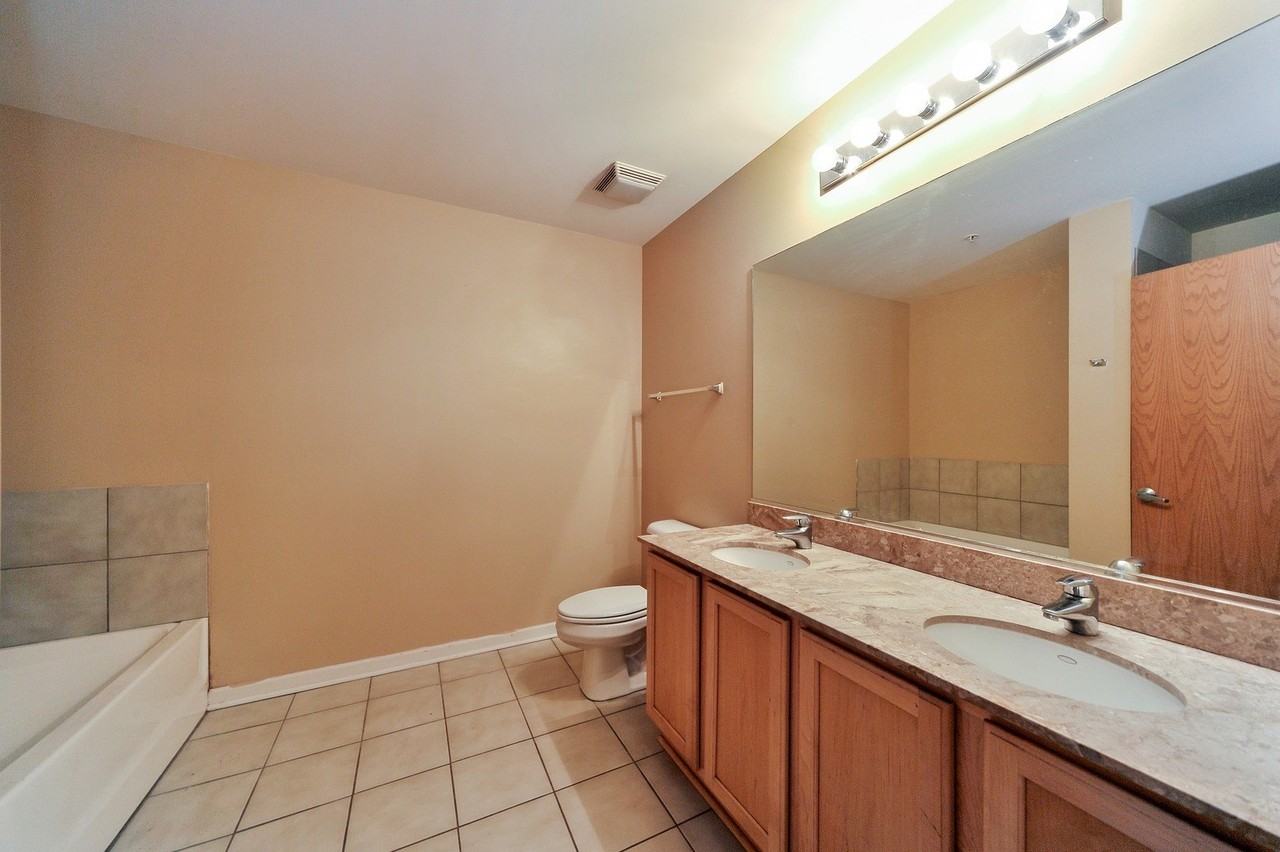 1503 S State St #609 - Photo 7 of 8