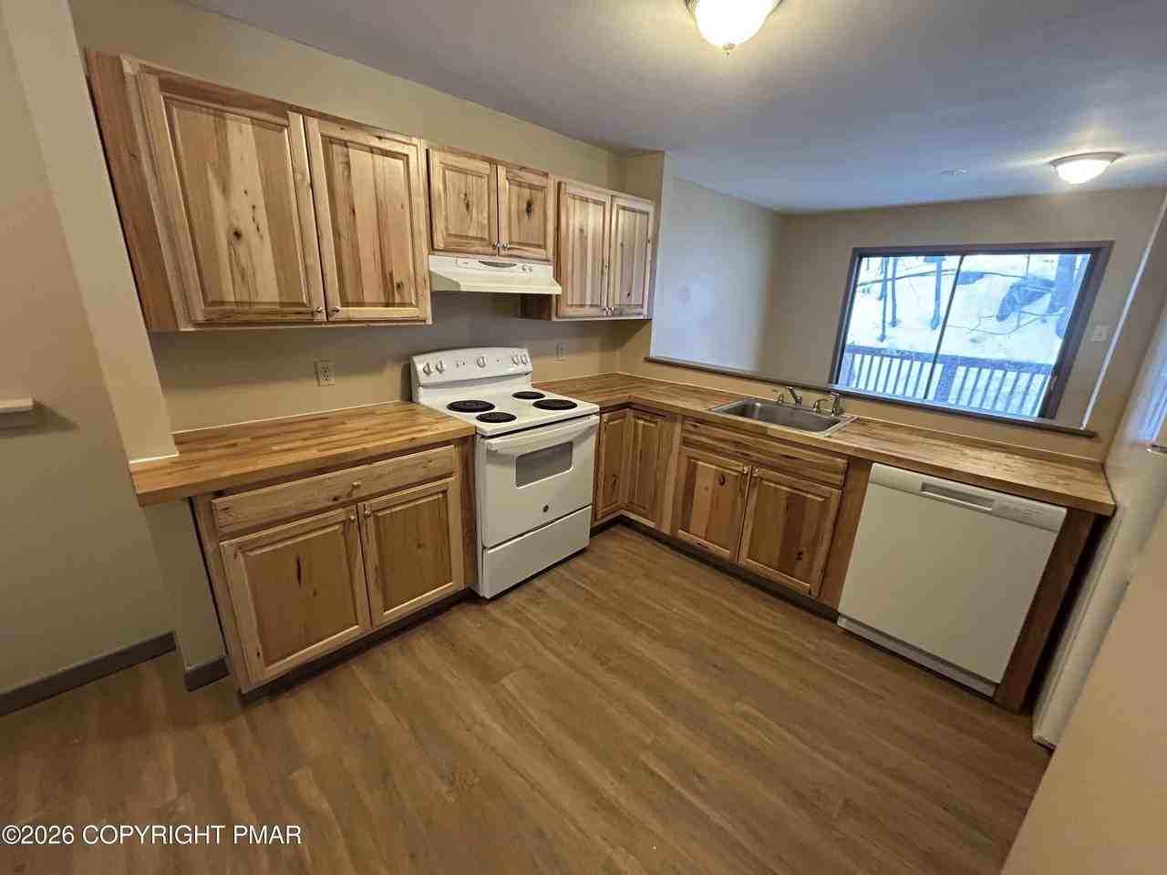 234 Sedburgh Ct - Photo 3 of 16