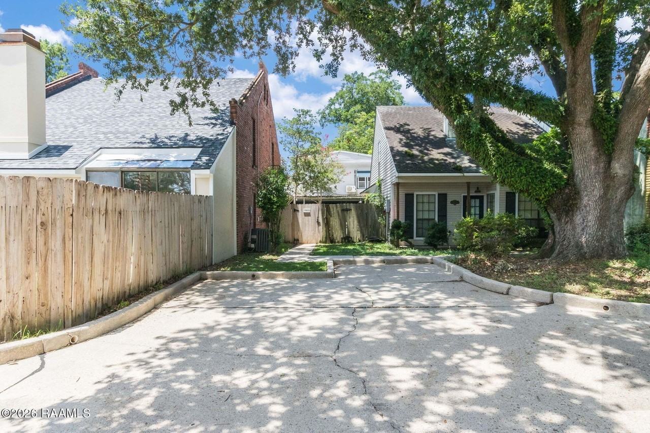 200 Curtis St #D - Photo 2 of 18