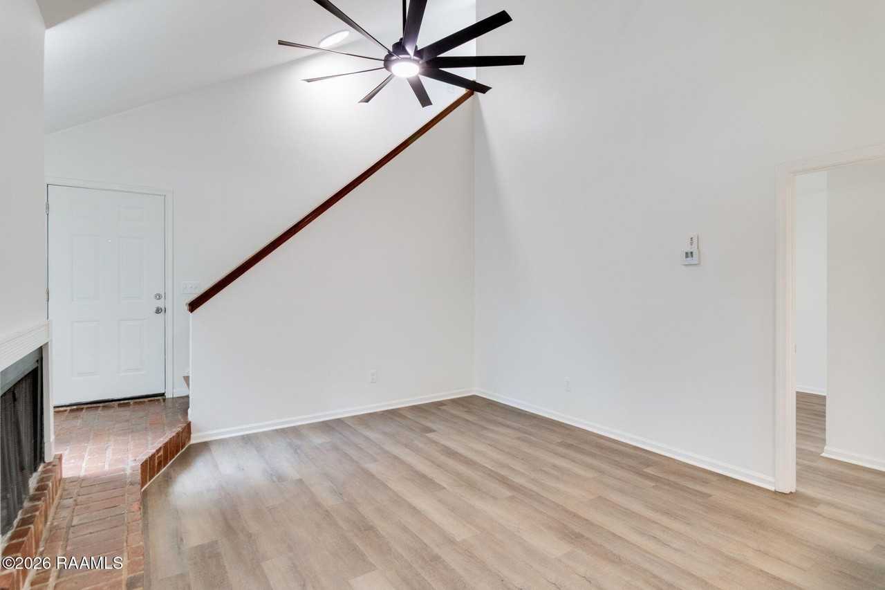 200 Curtis St #D - Photo 5 of 18