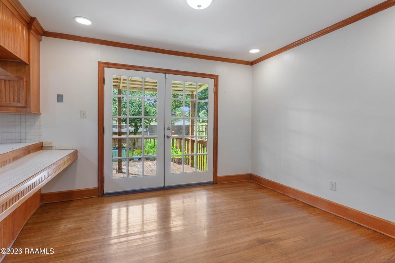 515 Roosevelt St - Photo 7 of 15