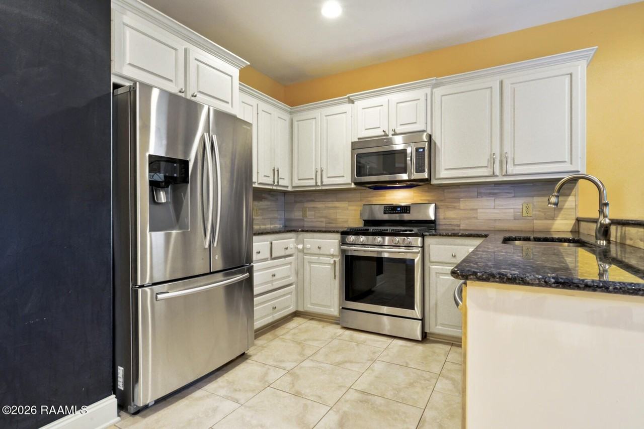 9442 Boone Dr - Photo 3 of 20