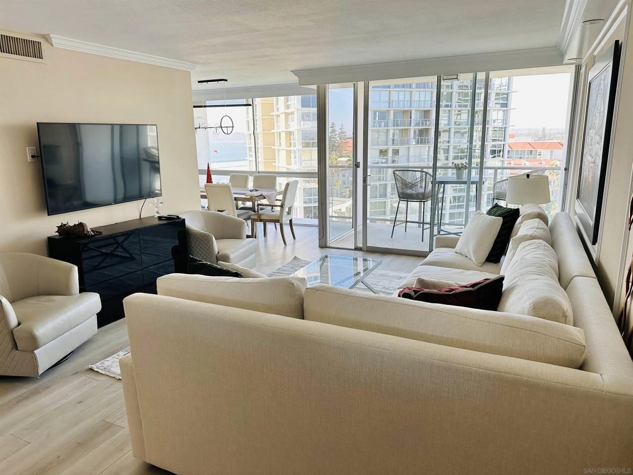 1730 Avenida Del Mundo #805 - Photo 6 of 11
