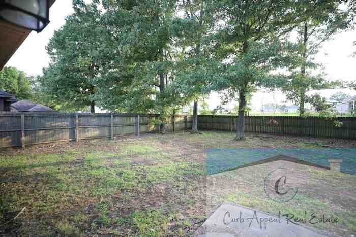 705 Victory Ln - Photo 3 of 19