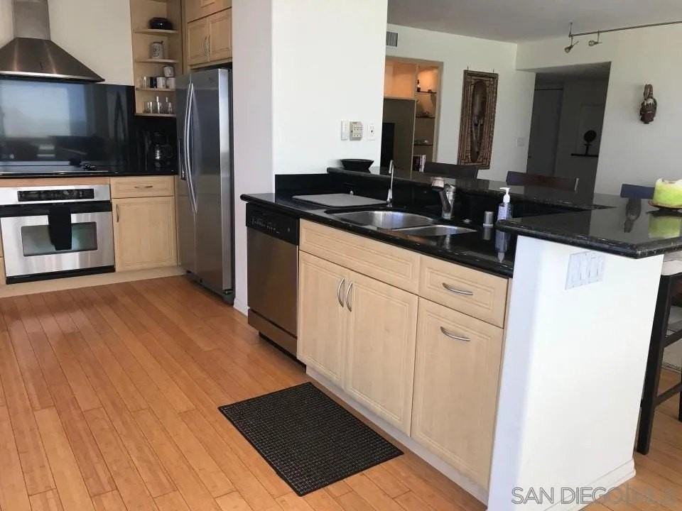 1720 Avenida Del Mundo #602 - Photo 3 of 11