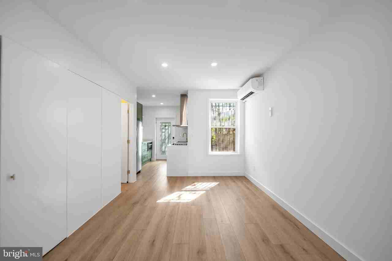 1845 Corcoran St Ne - Photo 6 of 33