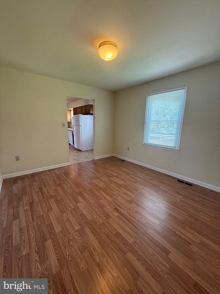 7110 Sharon Rd - Photo 4 of 19