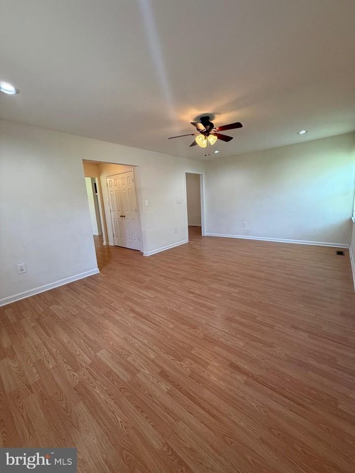 7112 Sharon Rd - Photo 3 of 20