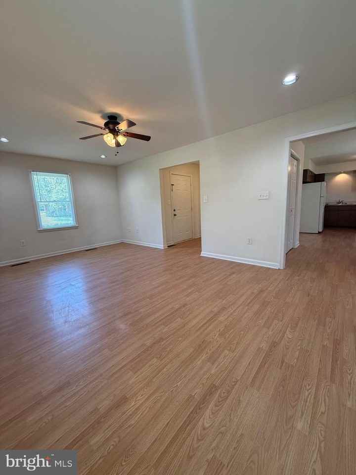 7112 Sharon Rd - Photo 4 of 20