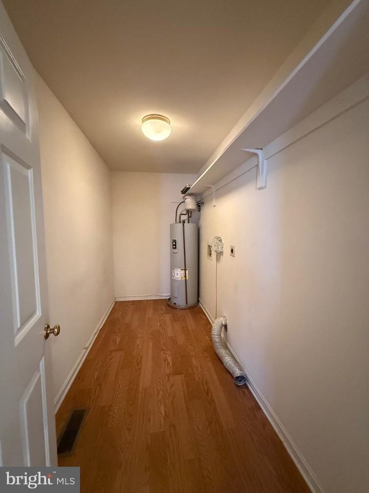 7112 Sharon Rd - Photo 7 of 20