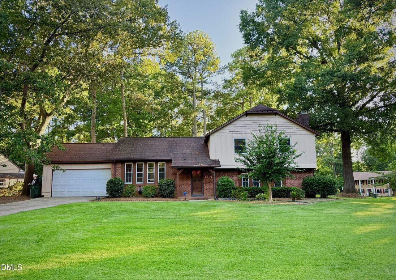 1214 Wellington Ln - Photo 2 of 28