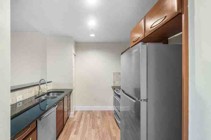 511 Lucerne Avenue - Photo 3 of 8