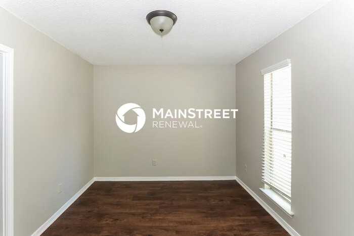 3721 Barberry St - Photo 5 of 16