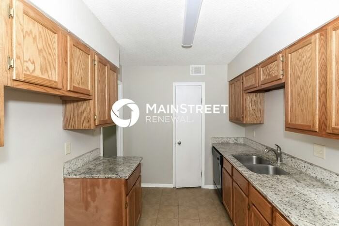 3721 Barberry St - Photo 7 of 16