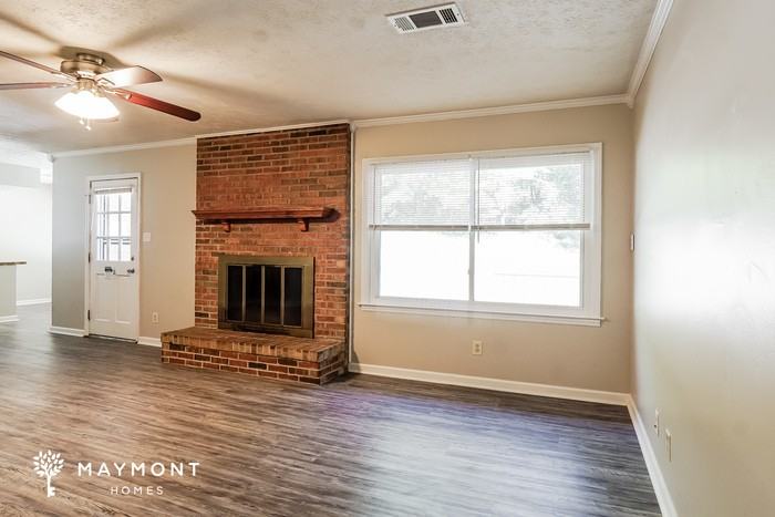 705 Waverly Ln - Photo 5 of 13