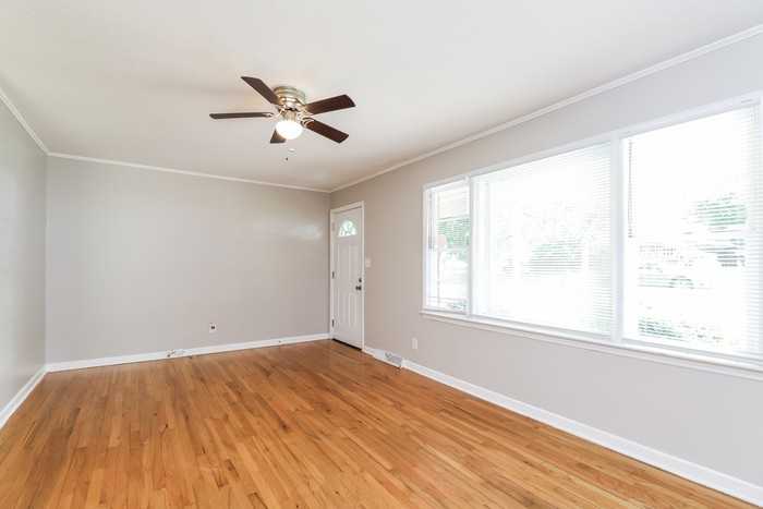 3815 Ferncliff Rd - Photo 4 of 12