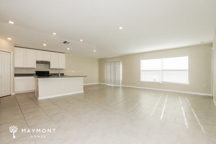 648 Eisenhower St - Photo 5 of 12