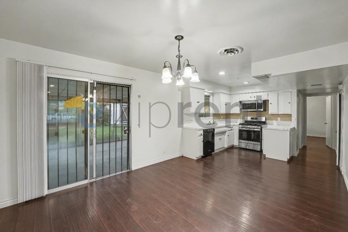 766 E Pillsbury St - Photo 5 of 24