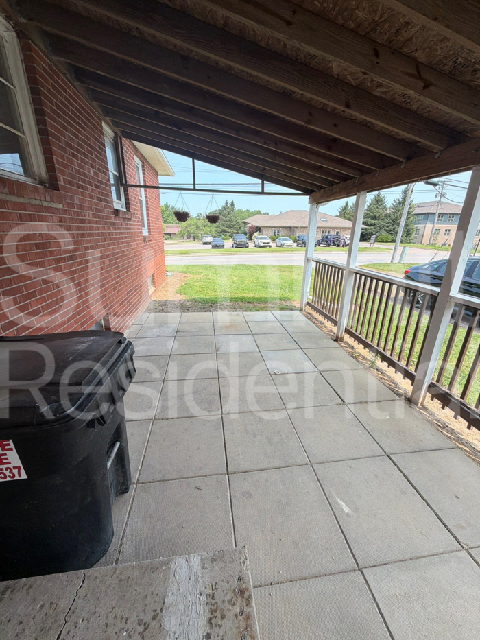 421 Hedeen Dr #421 - Photo 2 of 8