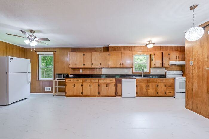 6758 Campground Rd - Photo 6 of 27
