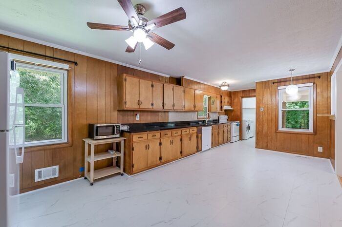 6758 Campground Rd - Photo 7 of 27