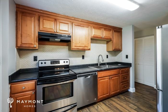 1137 Beechridge Ct - Photo 6 of 13