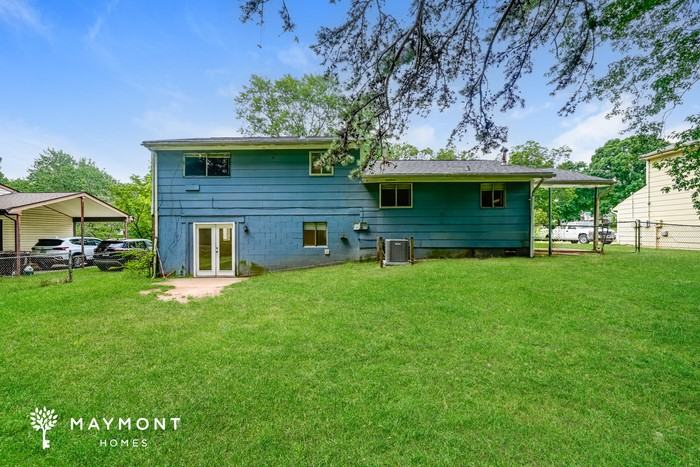 2472 Hartford Dr - Photo 2 of 2