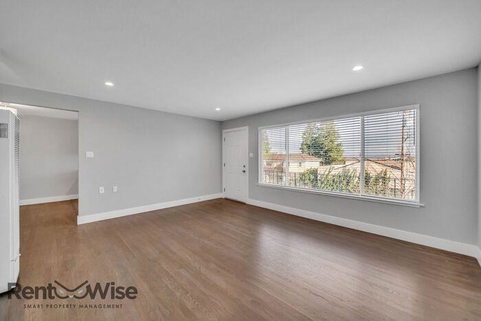 1600 Fifth Ave #2 - Photo 5 of 25