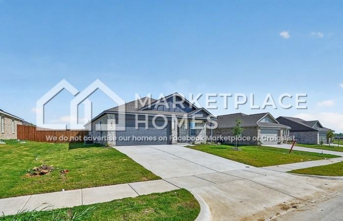 648 Marilynn Way - Photo 2 of 31