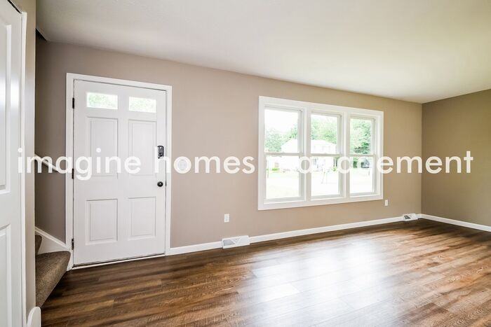 5271 Broad Blvd - Photo 5 of 21