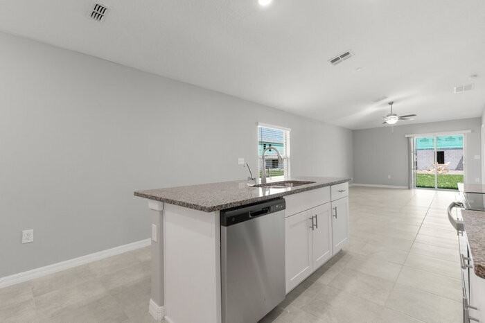 7110 Amelia Cove Ct - Photo 6 of 28