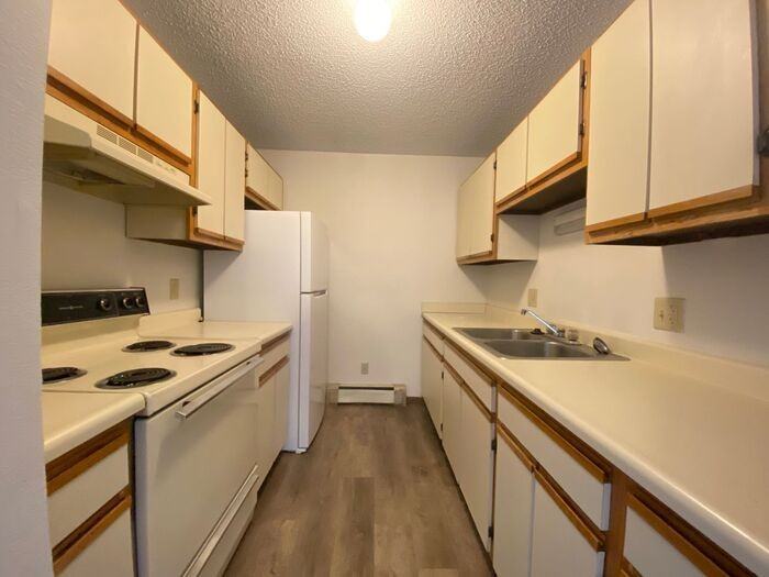 624 S Gilbert St #11 - Photo 3 of 9