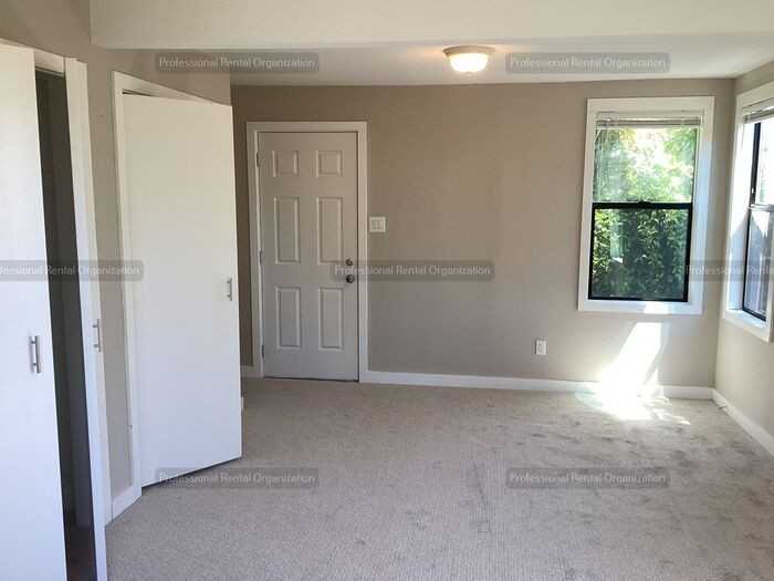 722 Liberty Rd - Photo 4 of 17